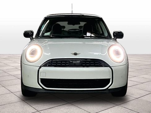 Used 2025 MINI Cooper 2-Door Hardtop image 3