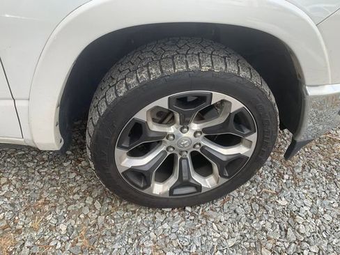 Used 2020 RAM 1500 Limited image 9