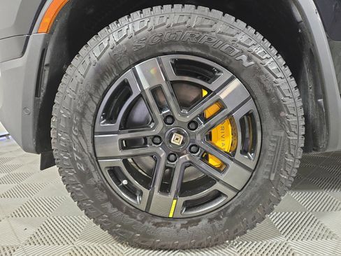 Used 2023 Rivian R1S Adventure AWD/4WD image 9