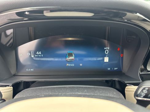 New 2026 Lincoln Corsair Premiere image 15