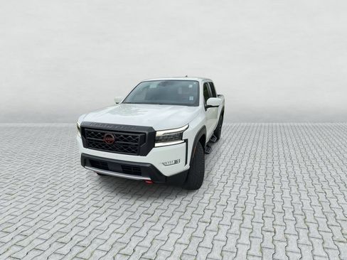 Certified 2022 Nissan Frontier Pro-X RWD image 3