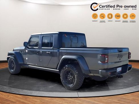 Used 2024 Jeep Gladiator Sport image 3