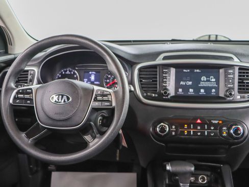 Used 2020 Kia Sorento LX FWD image 17