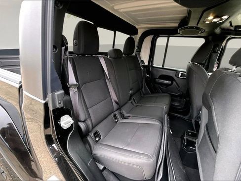 Used 2021 Jeep Gladiator Sport image 26