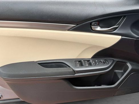 Used 2018 Honda Civic Sport image 11