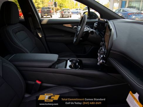 New 2026 Chevrolet Blazer EV LT w/ Midnight/Sport Edition AWD/4WD image 16
