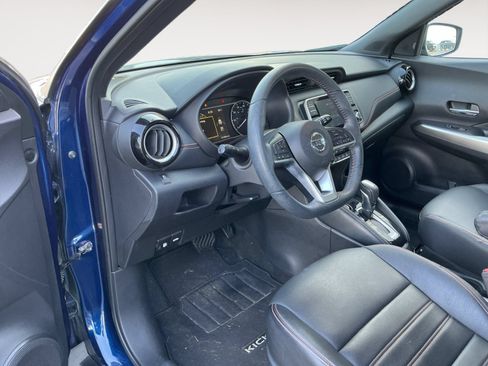 Used 2019 Nissan Kicks SR w/ SR Premium Package FWD image 10