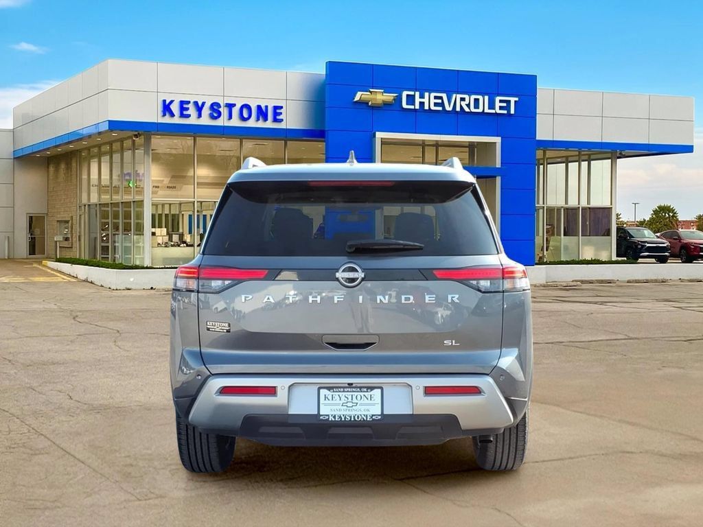 Used 2025 Nissan Pathfinder SL FWD image 6