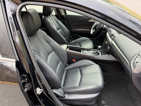 Used 2018 MAZDA MAZDA3 Touring image 17