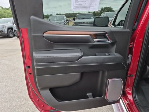 Used 2024 GMC Sierra 1500 Denali AWD/4WD image 36
