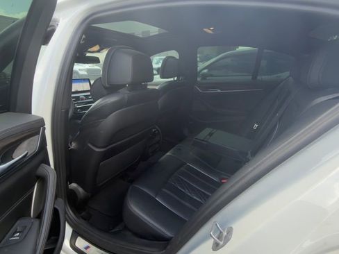 Used 2023 BMW M550i xDrive AWD/4WD image 8