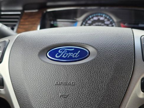 Used 2017 Ford Taurus Limited image 32