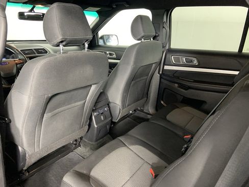 Used 2017 Ford Explorer XLT w/ Equipment Group 201A image 30