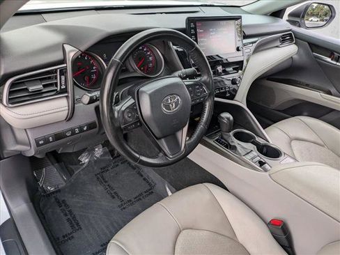 Used 2022 Toyota Camry XSE image 10