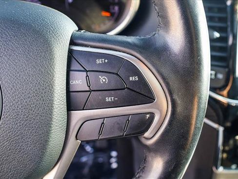 Used 2020 Jeep Grand Cherokee Limited w/ Luxury Group II AWD/4WD image 16