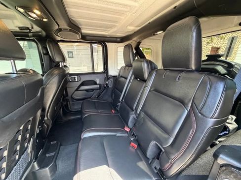 Used 2019 Jeep Wrangler Unlimited Rubicon AWD/4WD image 18