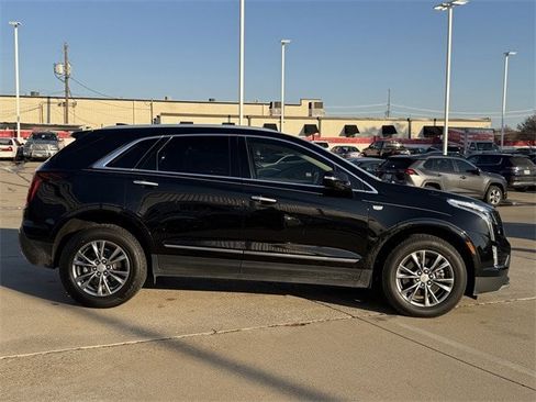 Used 2022 Cadillac XT5 Premium Luxury image 3