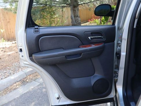 Used 2013 Chevrolet Tahoe LTZ image 26