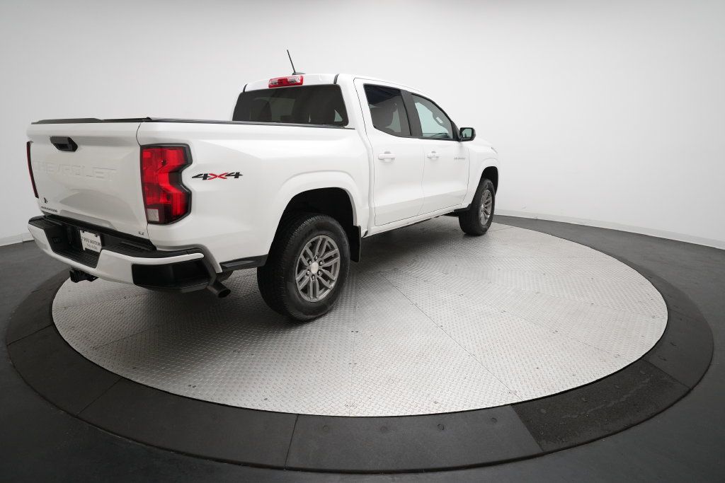 Used 2023 Chevrolet Colorado LT AWD/4WD image 32