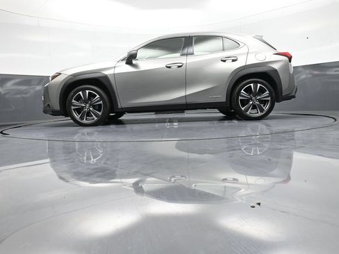 Used 2020 Lexus UX 250h w/ Accessory Package 2 AWD/4WD image 33