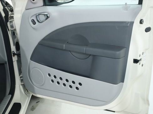 Used 2007 Chrysler PT Cruiser image 29