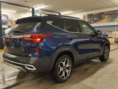 Used 2021 Kia Seltos EX image 29