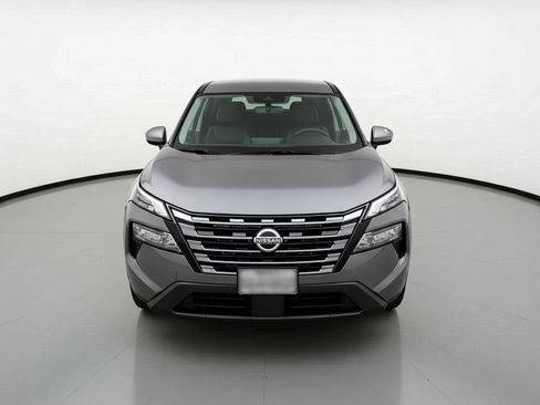 Used 2025 Nissan Rogue SV image 2