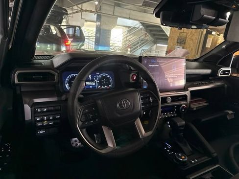 Used 2024 Toyota Tacoma TRD Sport w/ TRD Sport Premium Package AWD/4WD image 10