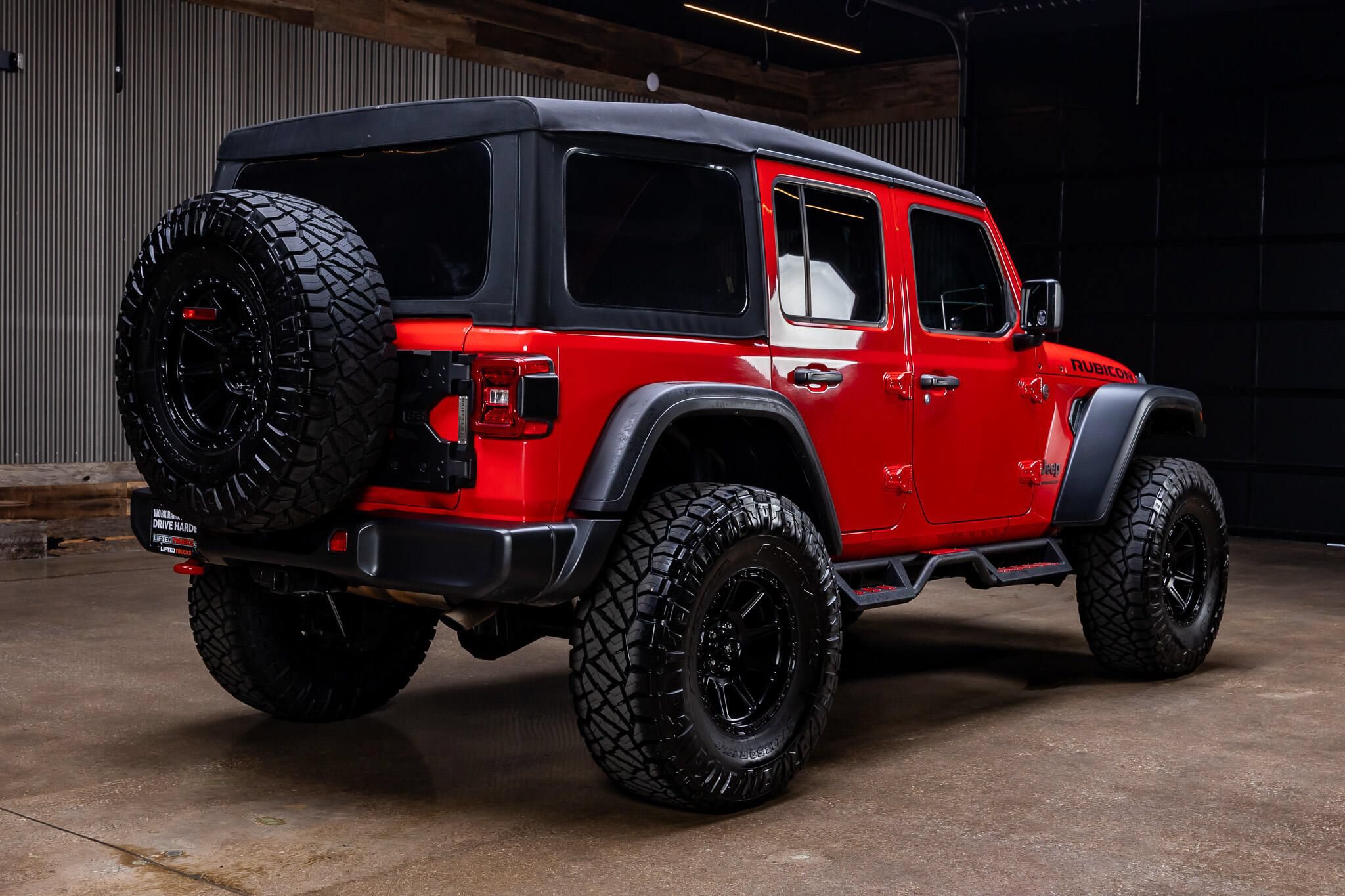 Used 2024 Jeep Wrangler Unlimited Rubicon w/ Convenience Group AWD/4WD image 9