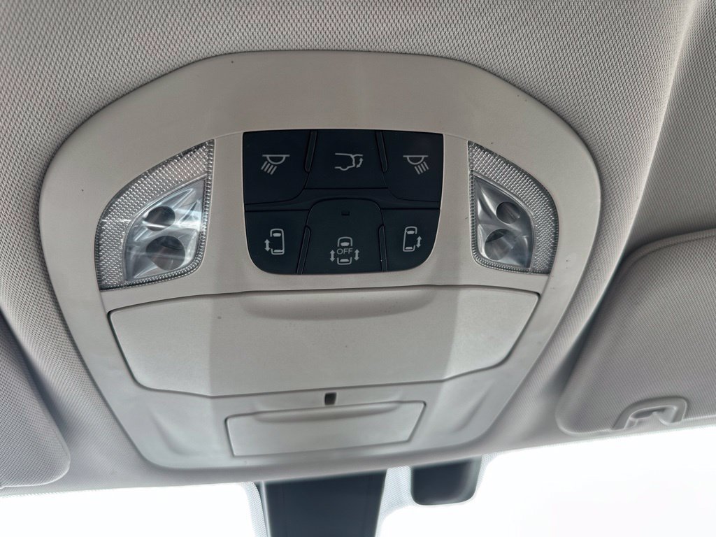 Used 2017 Chrysler Pacifica Touring-L FWD image 42