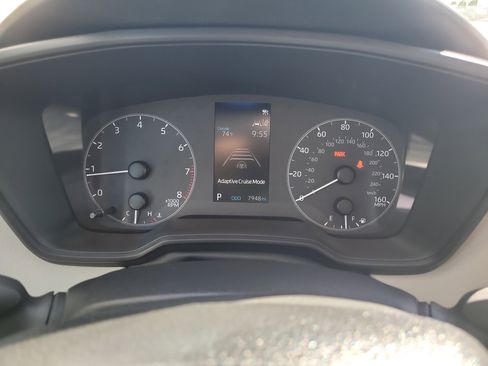 Used 2025 Toyota Corolla LE image 31