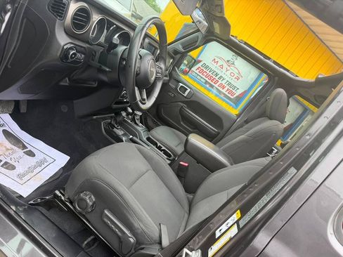 Used 2019 Jeep Wrangler Unlimited Sport S AWD/4WD image 16