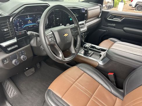 Used 2024 Chevrolet Silverado 1500 High Country w/ Technology Package image 10