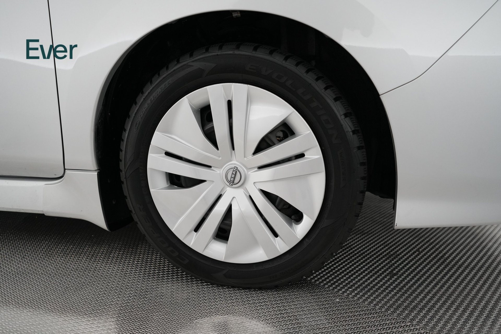 Used 2025 Nissan Leaf S FWD image 19