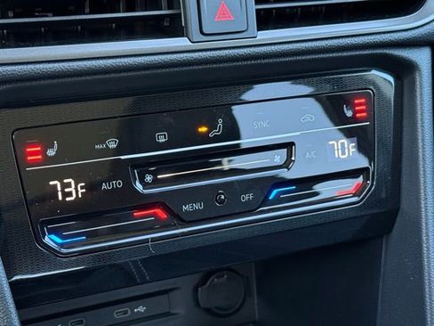 New 2026 Volkswagen Taos SE FWD image 23