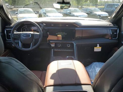 New 2026 GMC Sierra 2500 Denali Ultimate w/ Max Trailering Package image 13