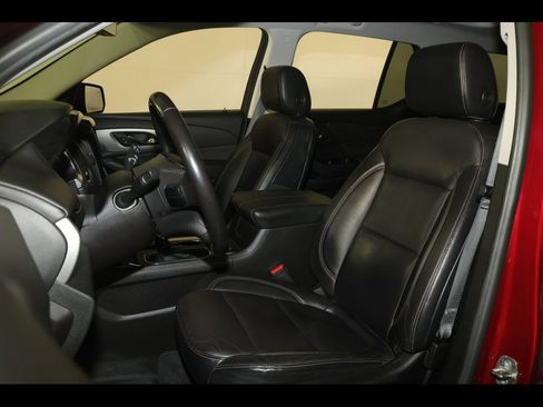 Used 2018 Chevrolet Traverse LT AWD/4WD image 19