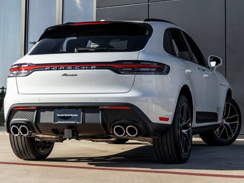 Certified 2026 Porsche Macan AWD/4WD image 11