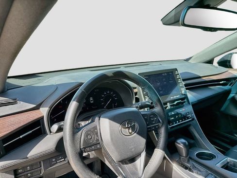 Used 2022 Toyota Avalon XLE FWD image 11
