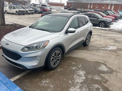 Used 2020 Ford Escape SEL image 2