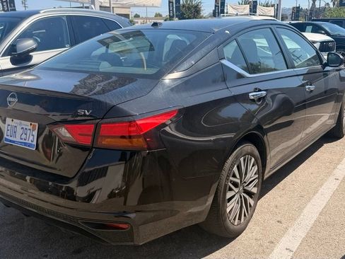 Used 2024 Nissan Altima 2.5 SV FWD image 4
