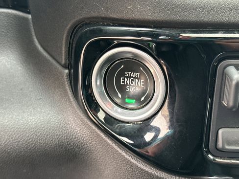 Used 2024 Chevrolet Silverado 2500 LTZ w/ LTZ Premium Package image 33