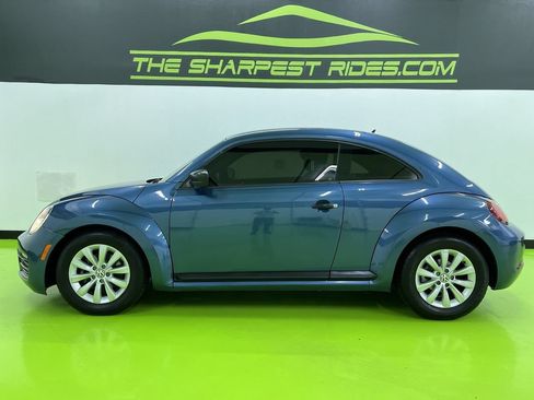 Used 2017 Volkswagen Beetle 1.8T Classic FWD image 6