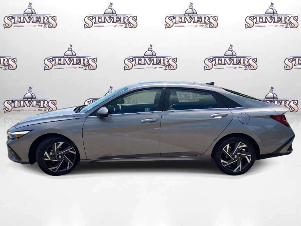 Used 2024 Hyundai Elantra SEL w/ Convenience Package FWD image 5