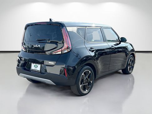 Used 2023 Kia Soul EX FWD image 5