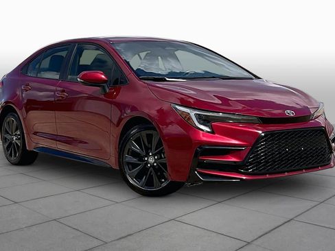 Used 2024 Toyota Corolla SE FWD image 3