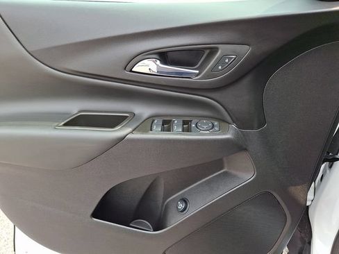 Certified 2024 Chevrolet Equinox LT FWD image 12