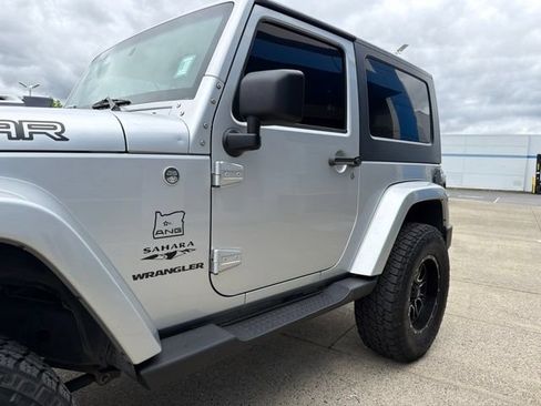 Used 2008 Jeep Wrangler Sahara AWD/4WD image 6