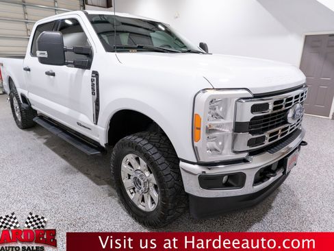 Used 2023 Ford F250 XLT w/ FX4 Off-Road Package AWD/4WD image 6