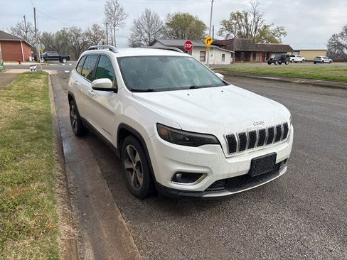 Used 2019 Jeep Cherokee Limited image 8